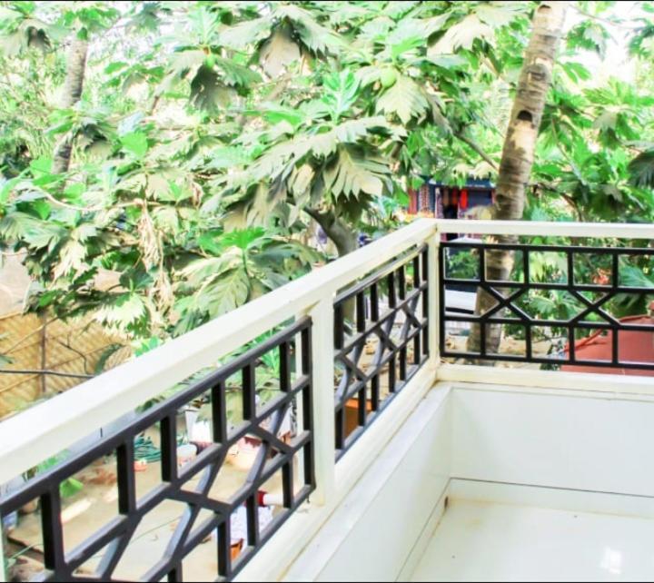 曼德姆 Little Nest酒店 外观 照片